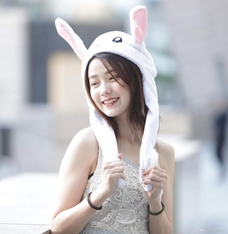 Moving Ears Rabbit Hat