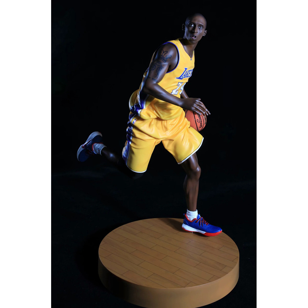 Kobe Bryant 1/6 Scale Figure