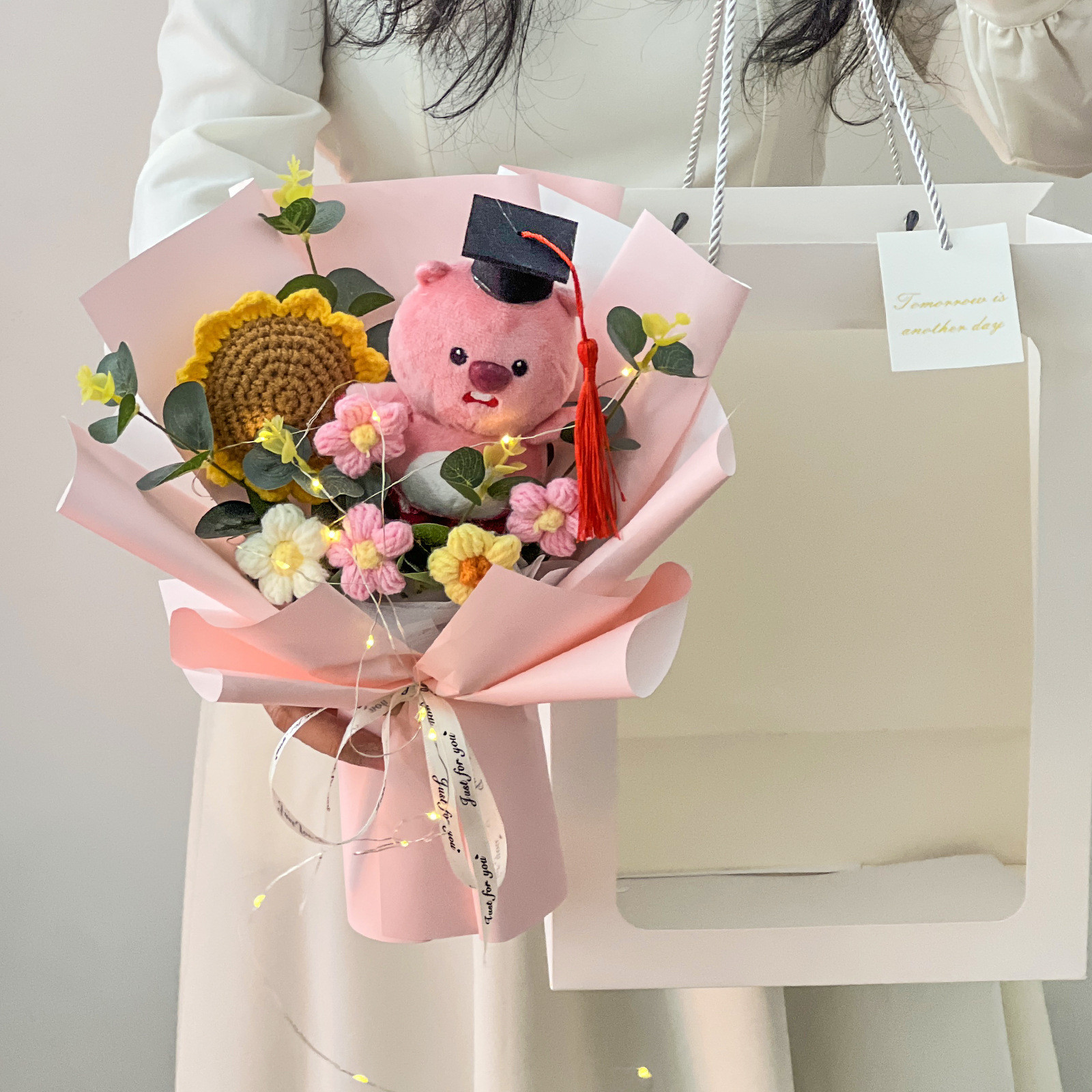 Loopy Graduation Plush Bouquet 35cm 13.78inches