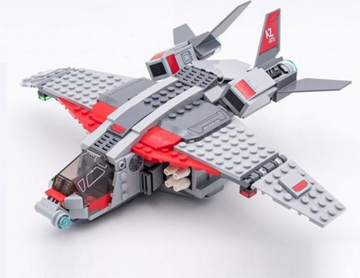 Captain Marvel and The Skrull Attack Building Kit