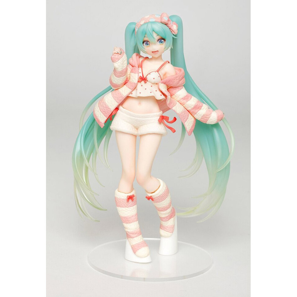 Hatsune Miku Roomwear Figure 19cm 7.5inches