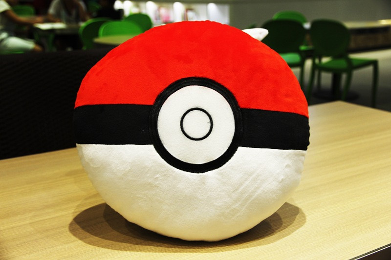 Pokeball Plush Toy Pillow 38cm 1.25ft
